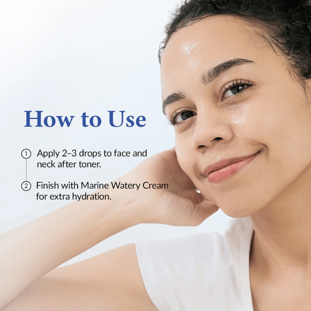 Donna con pelle idratata e luminosa che ha applicato il siero. Immagine che mostra come Dr. Althea Aqua Marine Deep Serum viene utilizzato dopo tonico viso per un'idratazione intensa e luminosità su viso e collo.