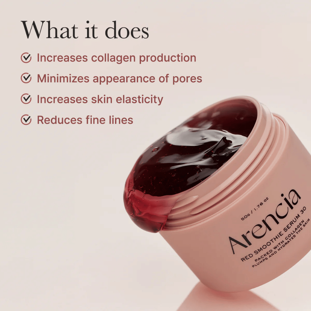Barattolo aperto Arencia Red Smoothie Serum 30 con texture simile a gelatina, elencati i vantaggi: aumento del collagene, pori ridotti, migliorata elasticità, riduzione delle rughe.