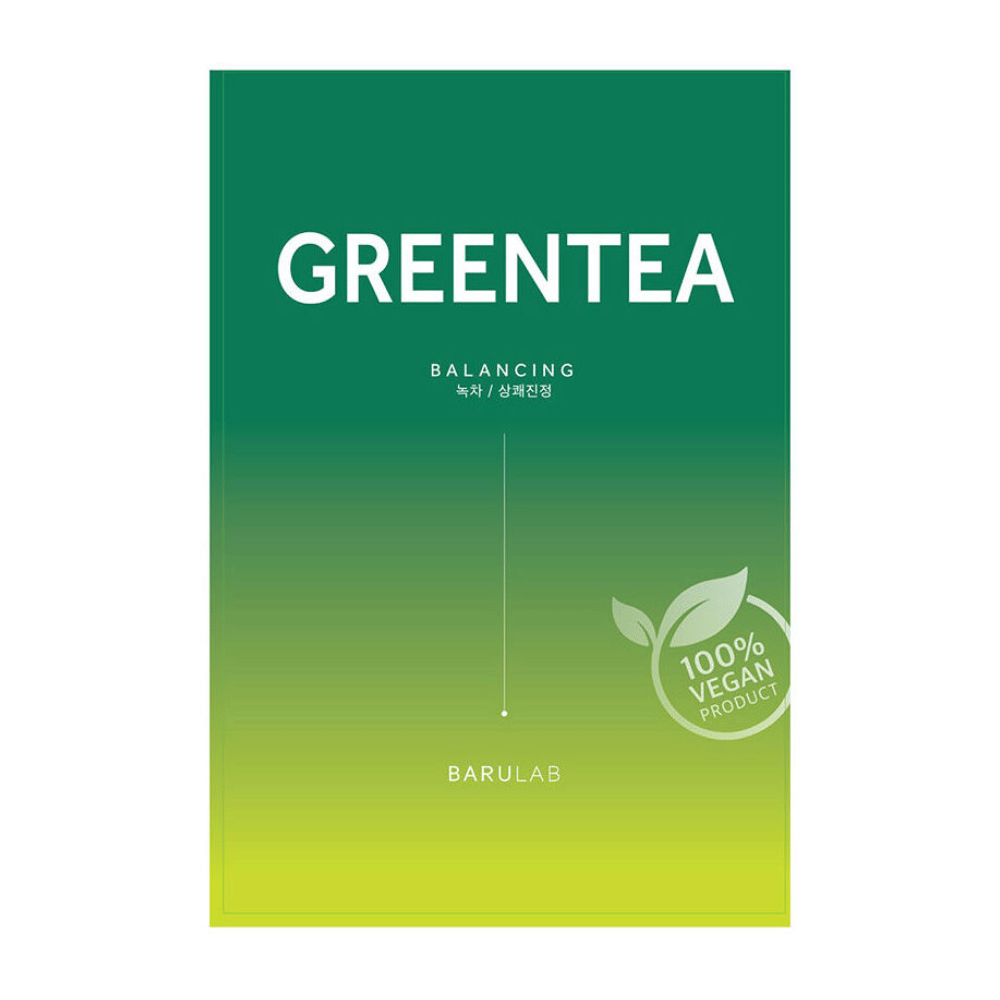 Una confezione di BARULAB maschera "GREENTEA Balancing", contrassegnata come "100% Vegan Product". La confezione ha una gradazione di colore dal verde scuro al giallo chiaro.