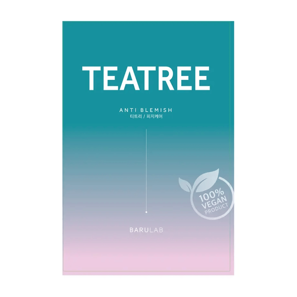 Una confezione di BARULAB maschera "TEATREE Anti Blemish", contrassegnata come "100% Vegan Product". La confezione ha una gradazione di colore dal turchese in alto al rosa chiaro in basso.