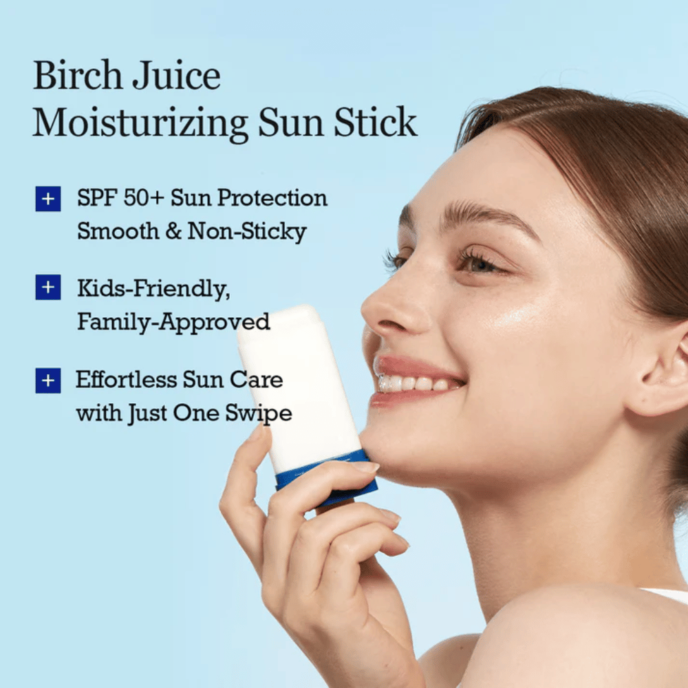 Una persona applica ROUND LAB Birch Juice Moisturizing Sun Stick sul viso per una protezione solare pratica e idratante
