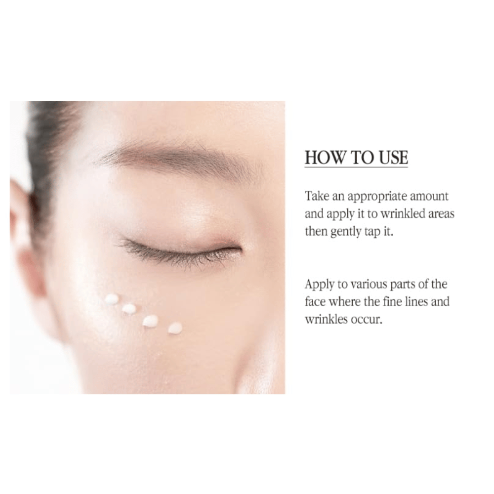 Pyunkang Yul Black Tea Time Reverse Eye Cream si applica delicatamente intorno agli occhi per prendersi cura delle linee sottili e donare alla pelle un aspetto più liscio.
