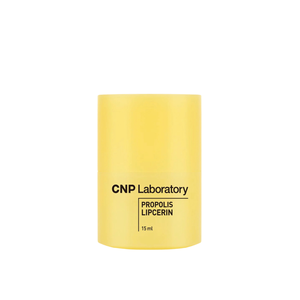 Un tubo giallo di CNP Laboratory Propolis Lipcerin con un design semplice e pulito. Il prodotto contiene 15 ml ed è progettato per fornire un'idratazione intensa e cura per le labbra.