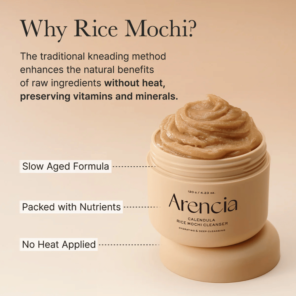 Arencia Calendula Rice Mochi Cleanser con descrizione della sua formula lavorata a freddo che conserva vitamine e minerali per una cura della pelle nutriente.