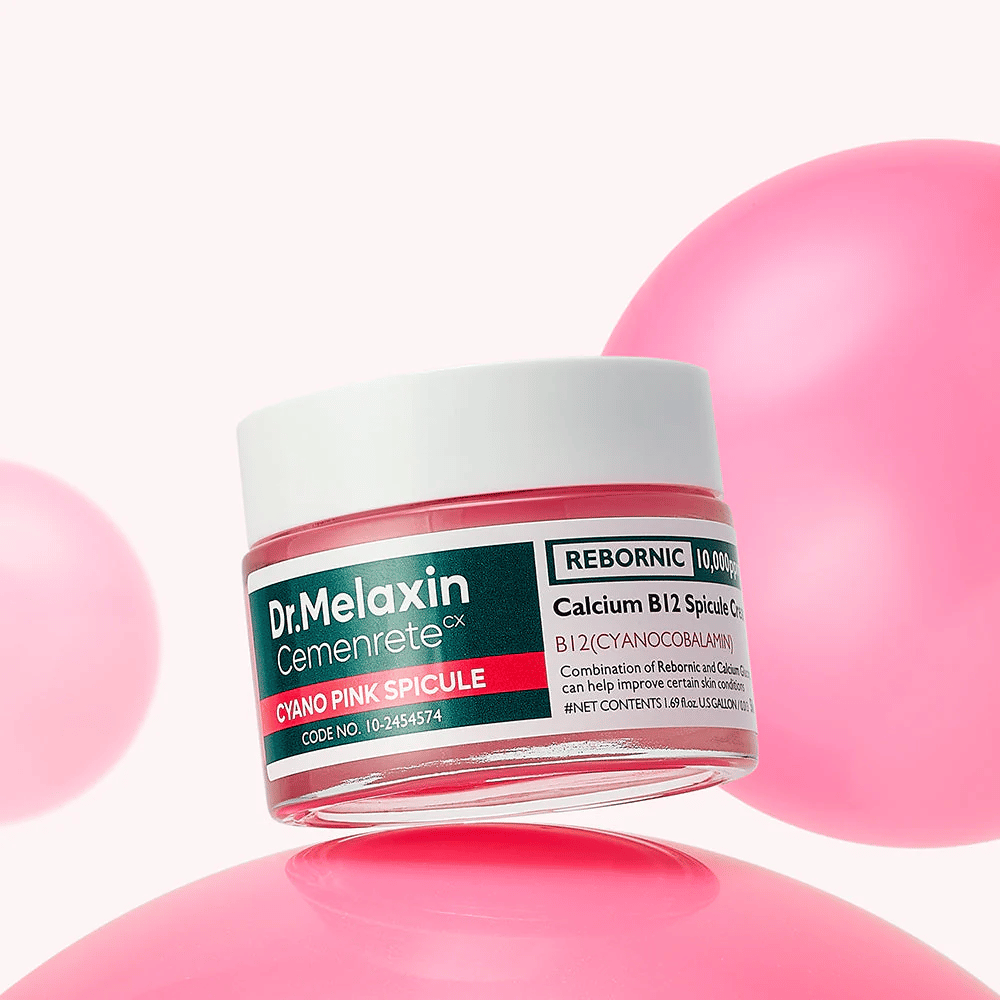Dr. Melaxin Cemenrete Cyano Pink Spicule Cream con cianocobalamina e spicule che aiutano la pelle a rinnovarsi e ottenere un tono più uniforme.
