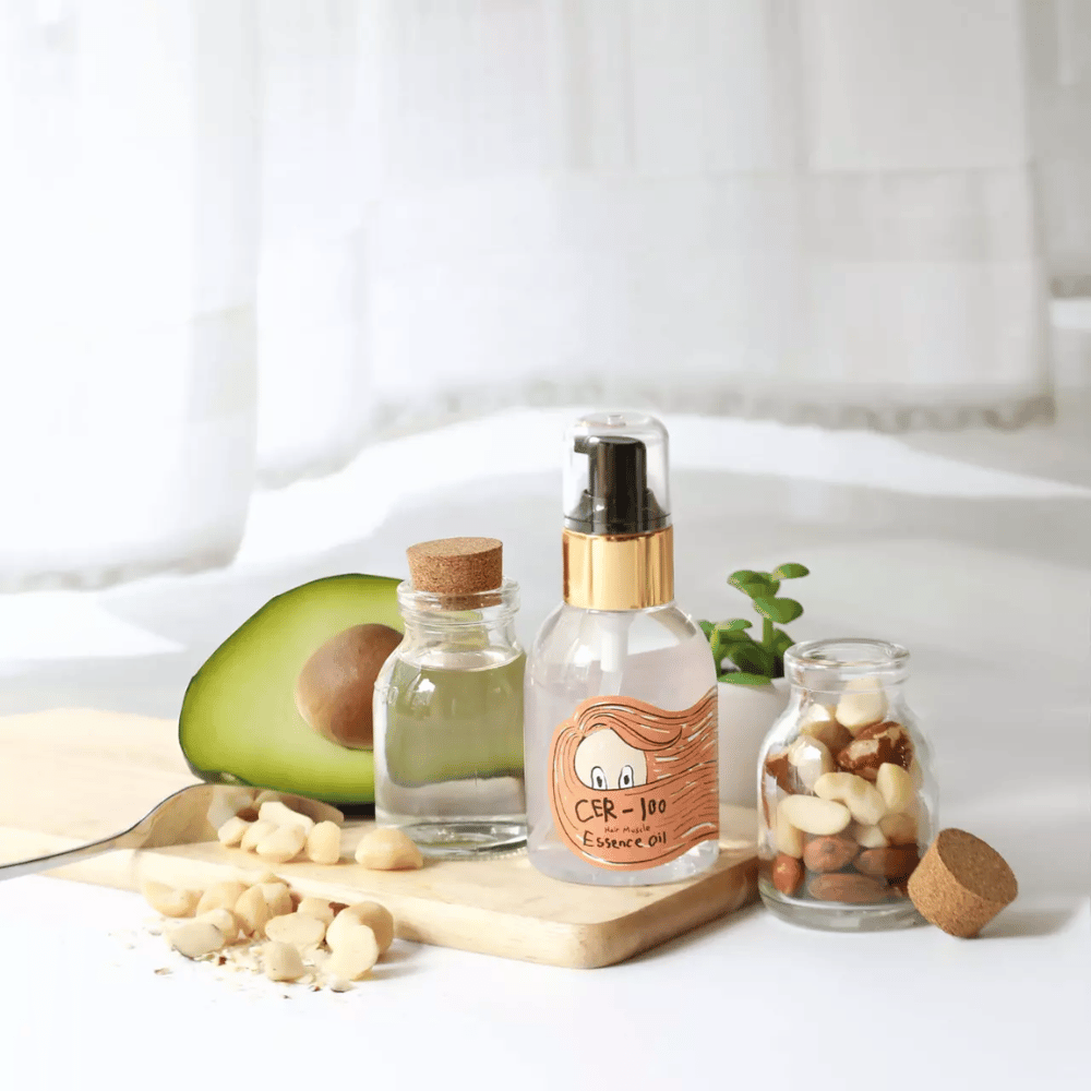 Elizavecca CER-100 Hair Muscle Essence Oil – olio per capelli coreano con avocado e oli naturali che aiuta a idratare, rafforzare e donare lucentezza ai capelli secchi e danneggiati.