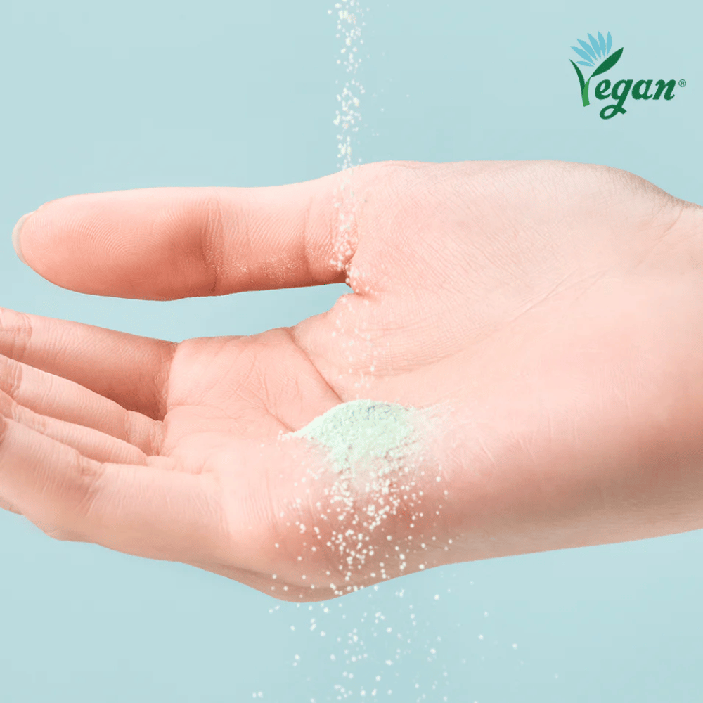 TOCOBO Cica Calming Powder Wash in polvere che si attiva con l'acqua e deterge la pelle delicatamente.