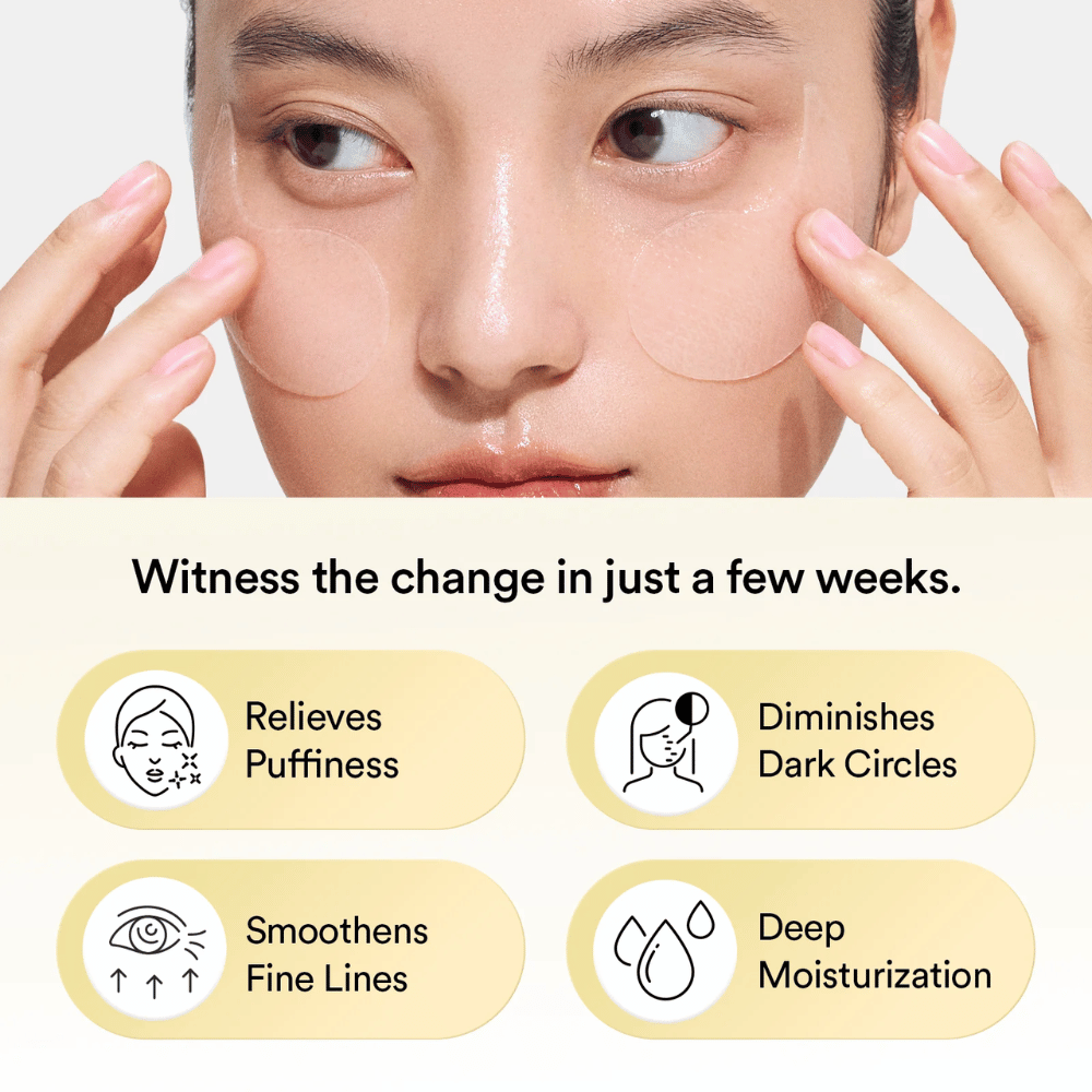Primo piano di una donna che applica Abib Collagen Eye Patch Jericho Rose Jelly sotto gli occhi. Icone e testo mostrano gli effetti del prodotto: riduce il gonfiore, attenua le occhiaie, leviga le linee sottili e idrata in profondità.