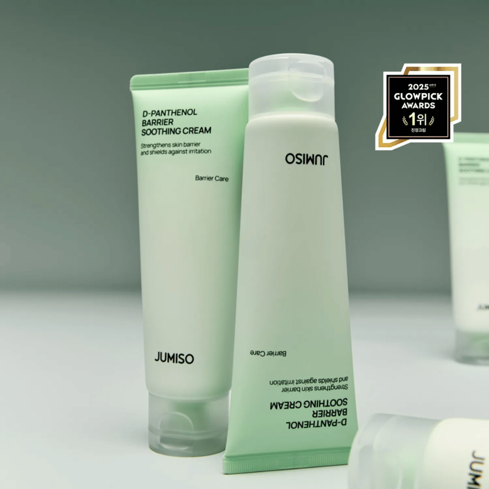 Jumiso D-Panthenol Barrier Soothing Cream in un tubetto con tappo, fotografato di lato con il logo Glowpick Awards 2025.