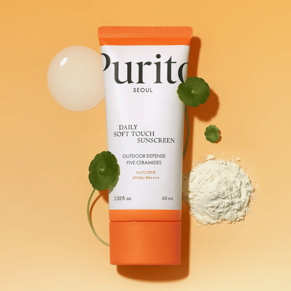 Purito Daily Soft Touch Sunscreen è una protezione solare con SPF50+ PA++++ che protegge efficacemente la pelle dai raggi UV. Contiene cinque ceramidi per rafforzare la barriera cutanea e Centella Asiatica per un effetto lenitivo. Formula leggera che si assorbe rapidamente senza risultare appiccicosa. Adatta a tutti i tipi di pelle, anche quella sensibile. Vegana e cruelty-free.