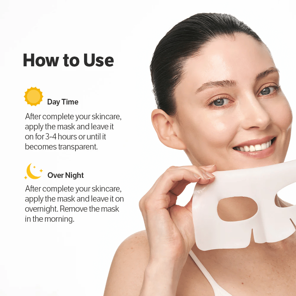 Kvinna som håller Sungboon Editor Deep Collagen Power Boosting Mask med instruktioner för användning dagtid och natt.