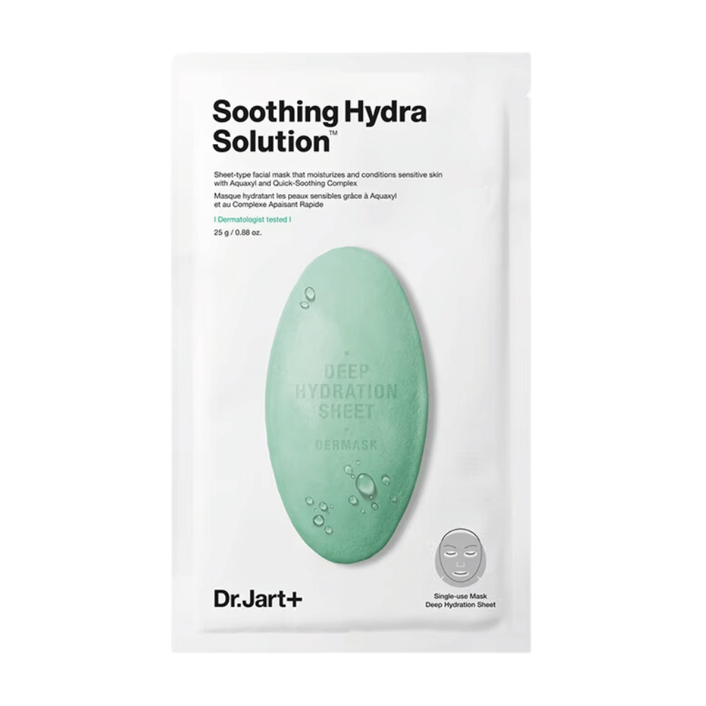 Una confezione di Dr.Jart+ "Soothing Hydra Solution" profondamente idratante maschera viso, con un design a forma di goccia d'acqua verde su uno sfondo bianco. La maschera è un prodotto monouso destinato a un'idratazione profonda.
