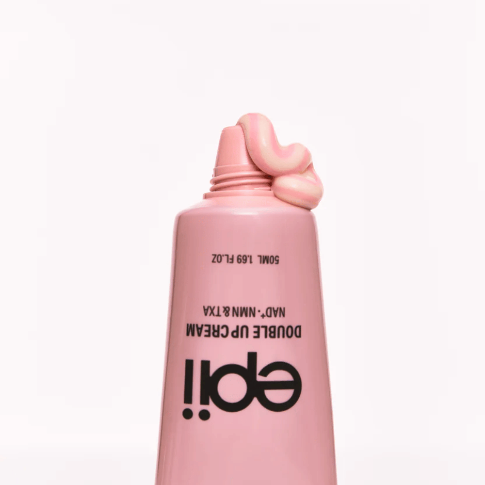 EPII Double Up Cream NAD+, NMN & TXA dalla consistenza cremosa che idrata, migliora la luminosità della pelle e contribuisce a un tono della pelle più uniforme.
