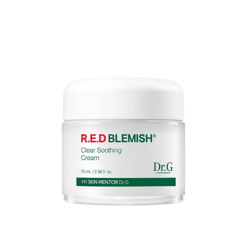 Dr.G R.E.D Blemish Clear Soothing Cream è una crema delicata e idratante che allevia rossori e irritazioni. La formula contiene Centella Asiatica e acido ialuronico per rafforzare la barriera cutanea e ripristinare l'equilibrio. Perfetta per pelli sensibili e soggette ad acne.