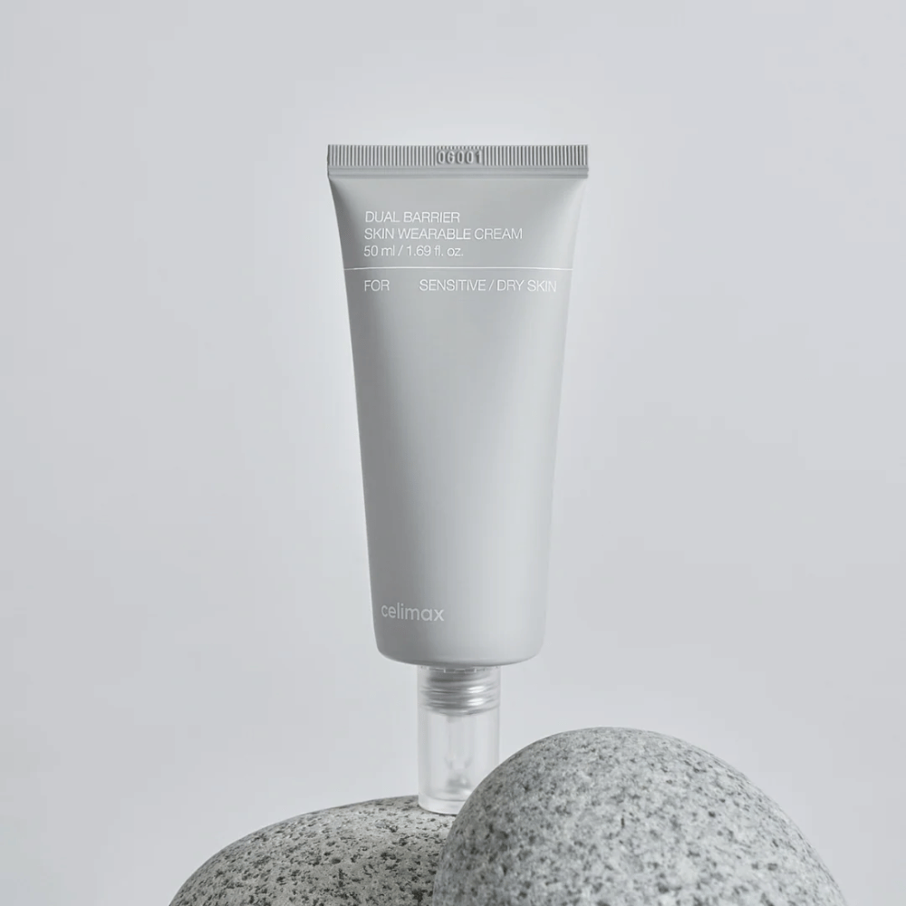 Celimax Dual Barrier Skin Wearable Cream su pietra, crema viso idratante sviluppata per pelle sensibile e secca con focus sulla barriera cutanea e il comfort.