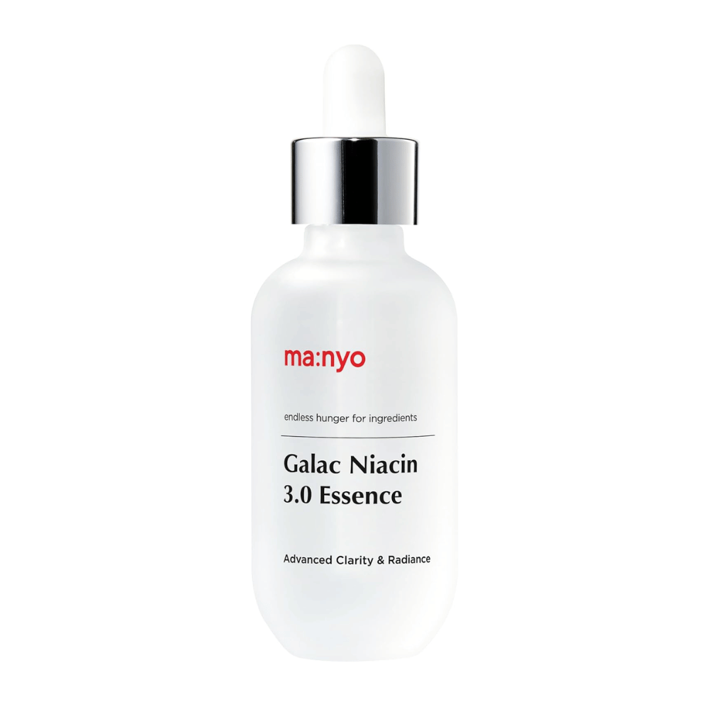 Primo piano su Ma:nyo Galac Niacin 3.0 Essence – formula avanzata che combina galactomyces e niacinamide per una pelle più chiara, uniforme e sana.