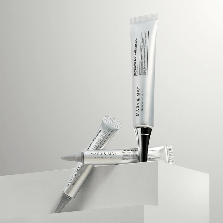 Mary&May Tranexamic Acid + Glutathione Eye Cream allestito in studio, coreano contorno occhi  che combina acido tranexamico e glutatione per uno sguardo più chiaro.