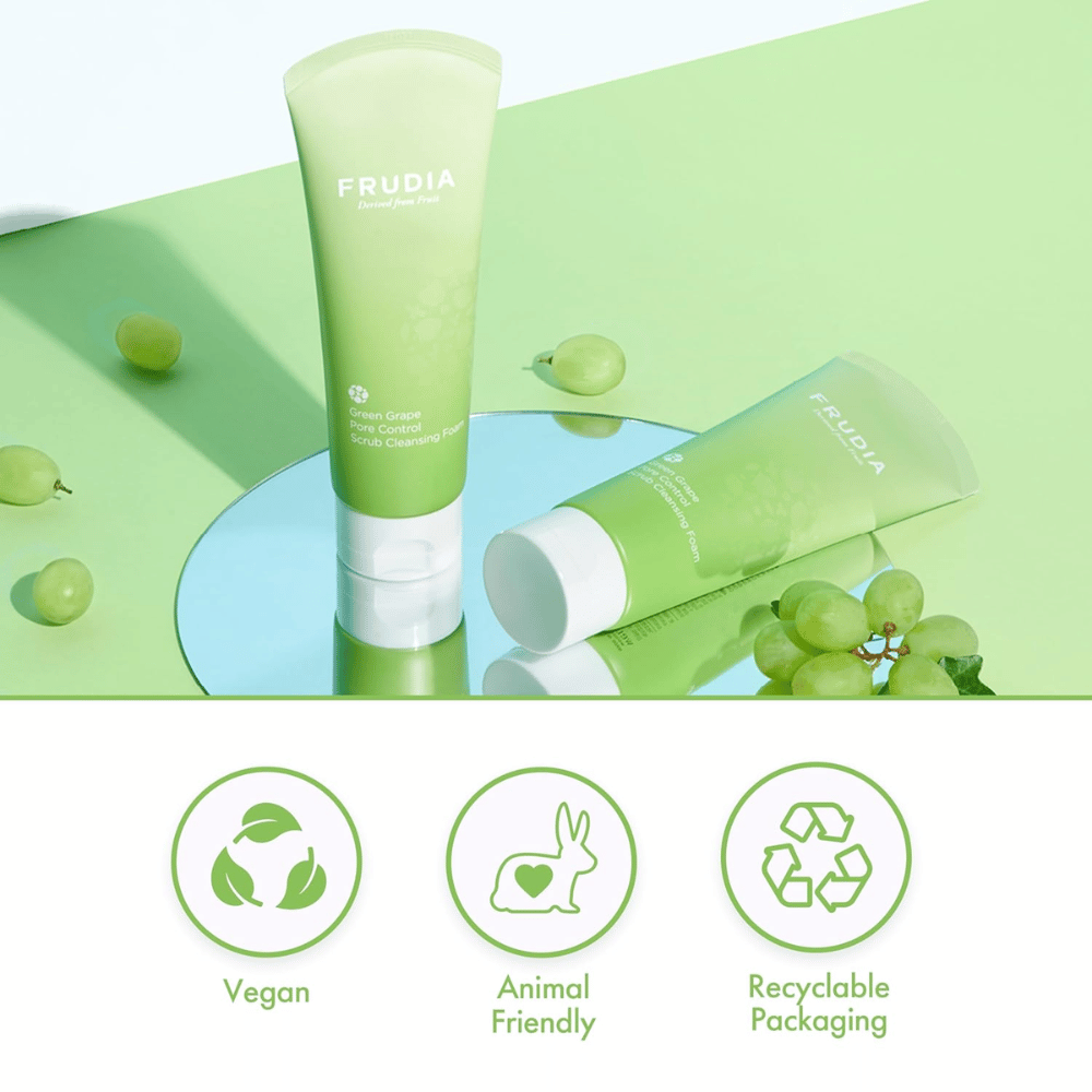 FRUDIA Green Grape Pore Control Scrub Cleansing Foam – vegano e cruelty-free detergente viso con confezione riciclabile, sviluppato per una cura dei pori efficace.