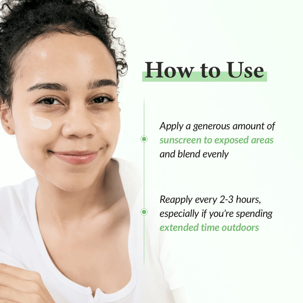Donna sorridente con crema solare applicata sulla guancia, accanto a istruzioni su come usare la protezione solare – applicare abbondantemente, mescolare uniformemente e riapplicare ogni 2-3 ore durante l'esposizione all'aperto.