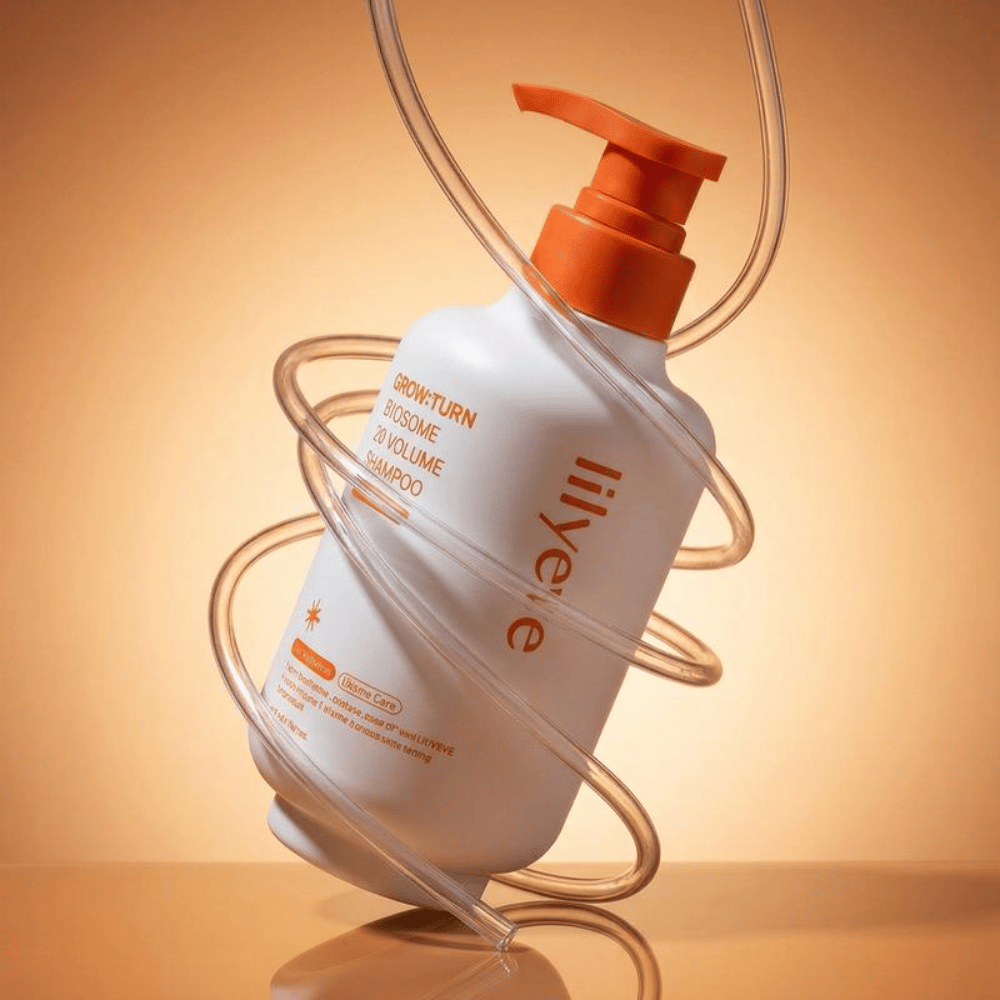 LILYEVE Grow:Turn Exosome 3D Volume Shampoo con design moderno e flacone con dosatore per un utilizzo semplice