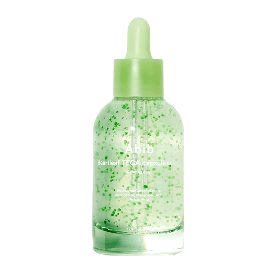 Immagine pulita del prodotto di Abib Heartleaf TECA Capsule Serum con capsule verdi visibili nel flacone e focus sul design lenitivo del siero.