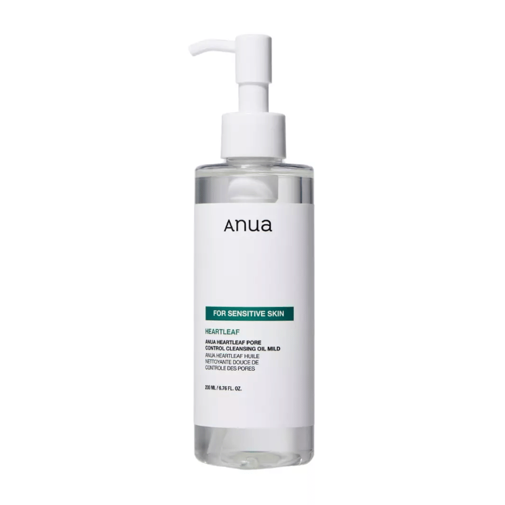 Anua Heartleaf Pore Control Cleansing Oil Mild è un olio detergente appositamente formulato per la pelle sensibile. È progettato per lenire e rimuovere efficacemente le impurità e il trucco, controllando al contempo i pori senza irritare la pelle.