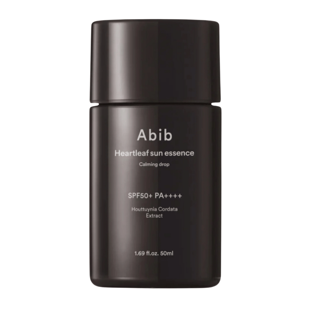 Immagine del prodotto su Abib Heartleaf Sun Essence Calming Drop in confezione nera con testo bianco e SPF50+ PA++++, 50 ml.