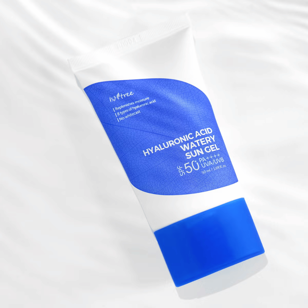 Isntree Hyaluronic Acid Watery Sun Gel SPF50+ PA++++ 50ml – crema solare coreana con 8 tipi di acido ialuronico per un'idratazione intensa e protezione UV.