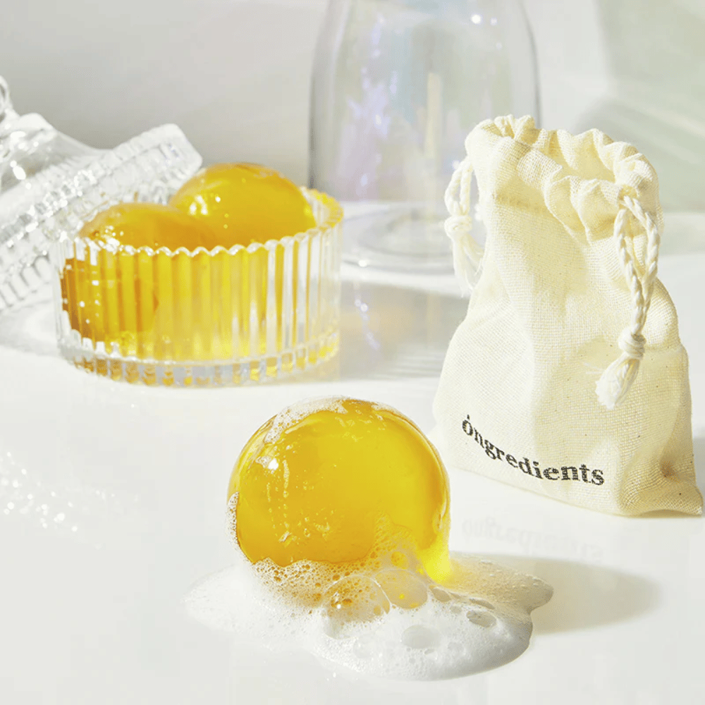 Jeju Cica Cleansing Ball da Ongredients – palla detergente schiumosa in barattolo di vetro, fornita con sacchetto di stoffa per uso quotidiano detergente viso.