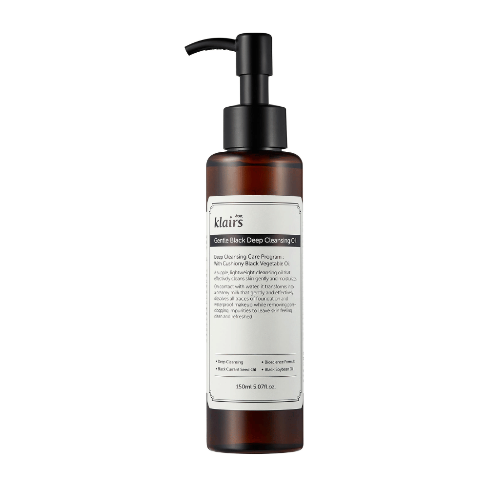 Bottiglia con Klairs Gentle Black Deep Cleansing Oil, un olio detergente, con pompa nera e testo che descrive il prodotto, su sfondo bianco.