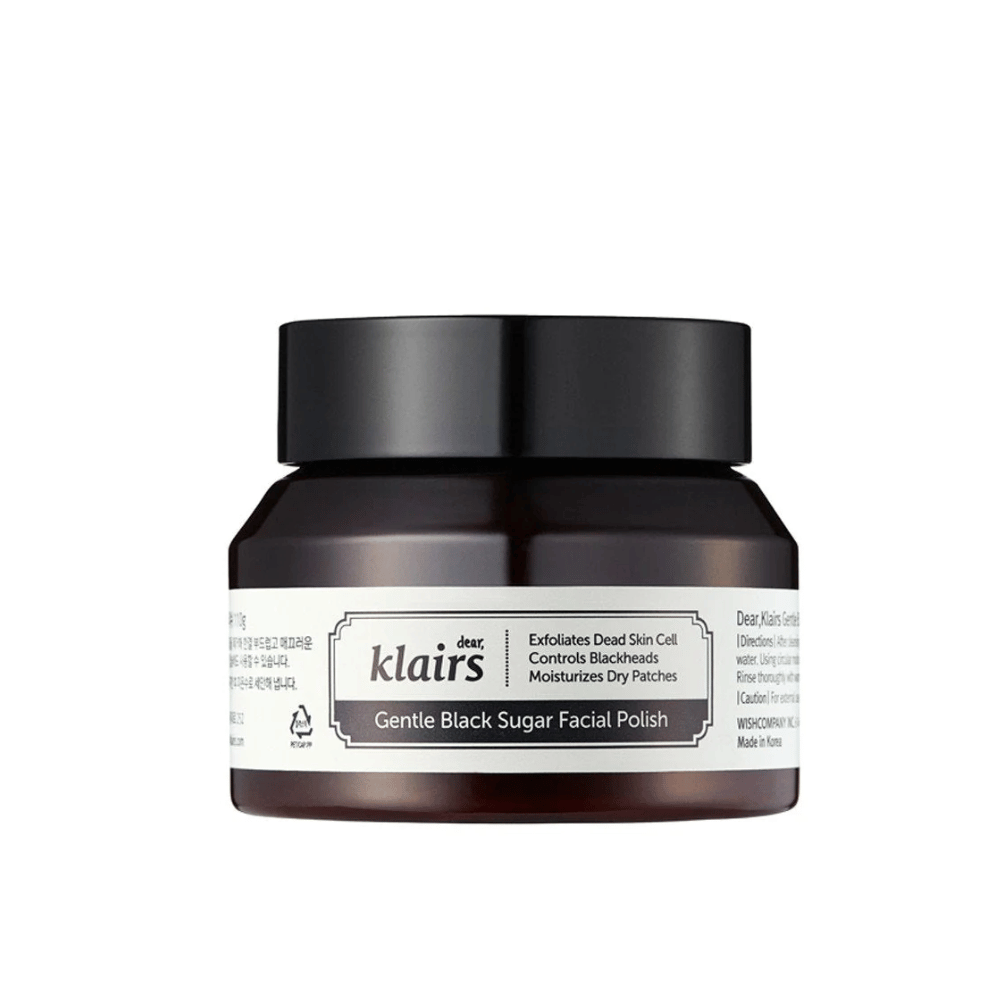 Un barattolo Klairs Gentle Black Sugar Facial Polish con coperchio nero ed etichetta, su uno sfondo neutro.