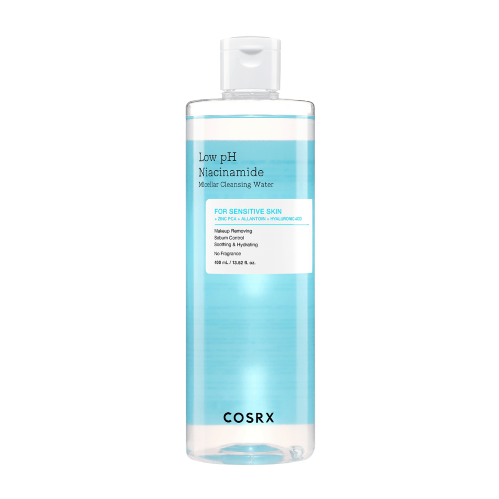 Bottiglia con COSRX Low pH Niacinamide Micellar Cleansing Water, destinata alla pelle sensibile.