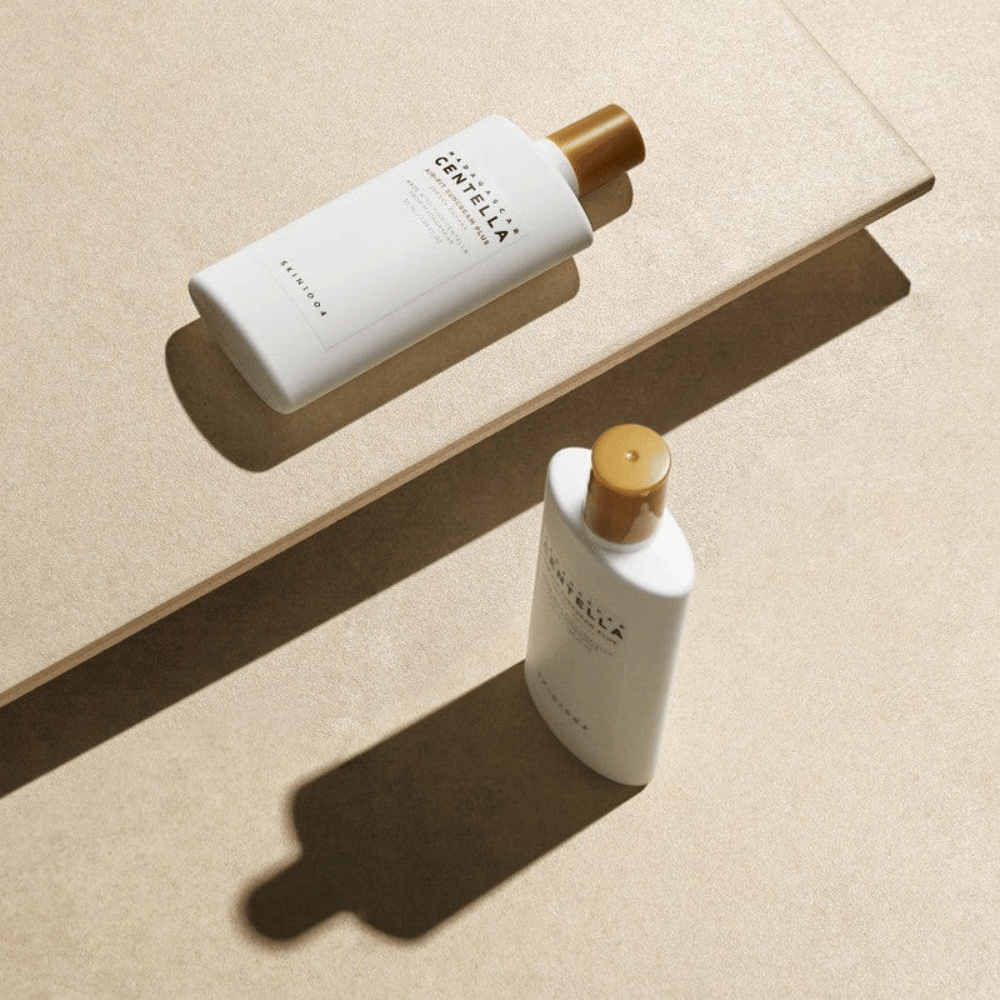 Crema solare di SKIN1004 con formula leggera e alta protezione solare SPF50+ che idrata la pelle ed è adatta a tutti i tipi di pelle, compresa quella sensibile