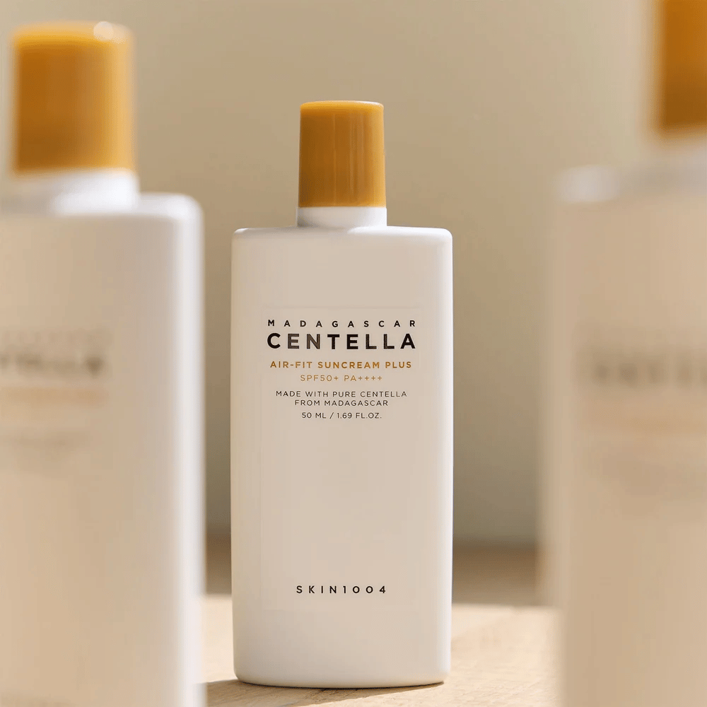 SKIN1004 Madagascar Centella Air-Fit Suncream Plus SPF50+ PA++++ protezione solare con centella asiatica che protegge la pelle dai raggi UV e lenisce la pelle sensibile