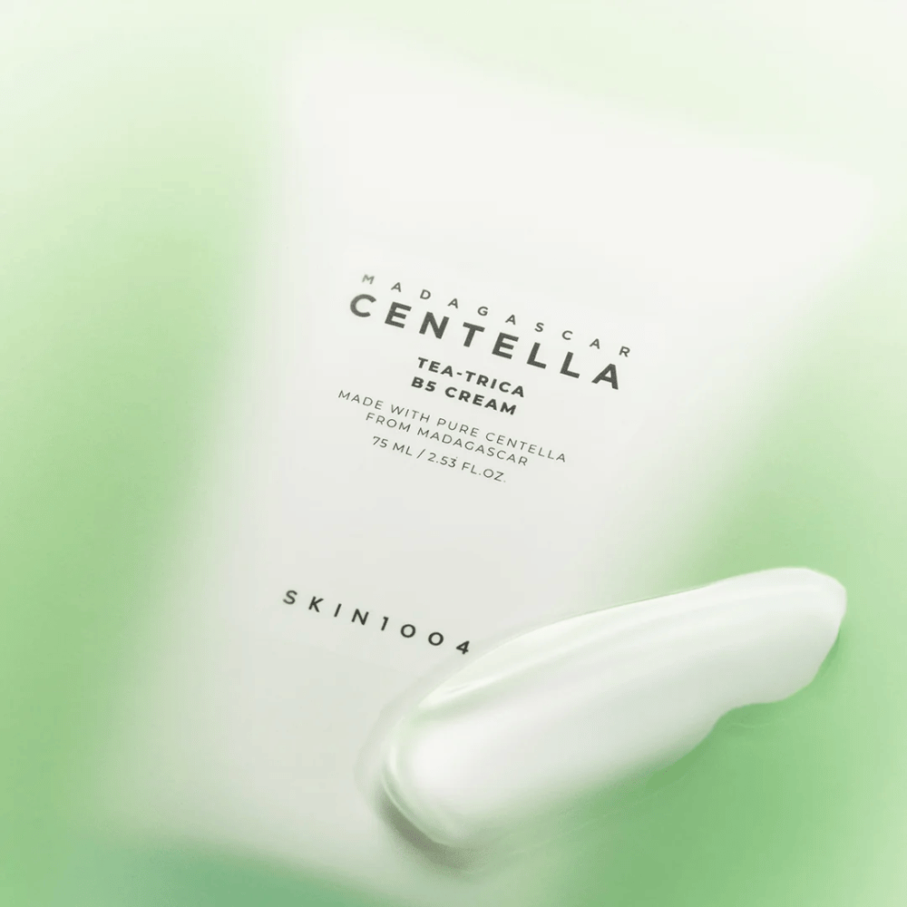 SKIN1004 Tea-Trica B5 Cream con formula leggera che bilancia la produzione di sebo ed è adatta alla pelle grassa e a tendenza acneica