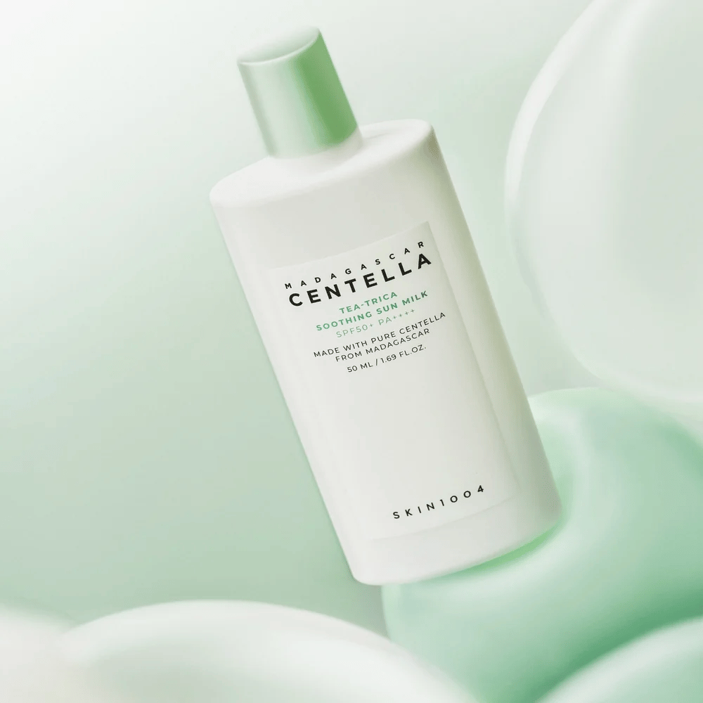 SKIN1004 Madagascar Centella Tea-Trica Soothing Sun Milk protezione solare leggera con SPF50+ PA++++ e Centella lenitiva