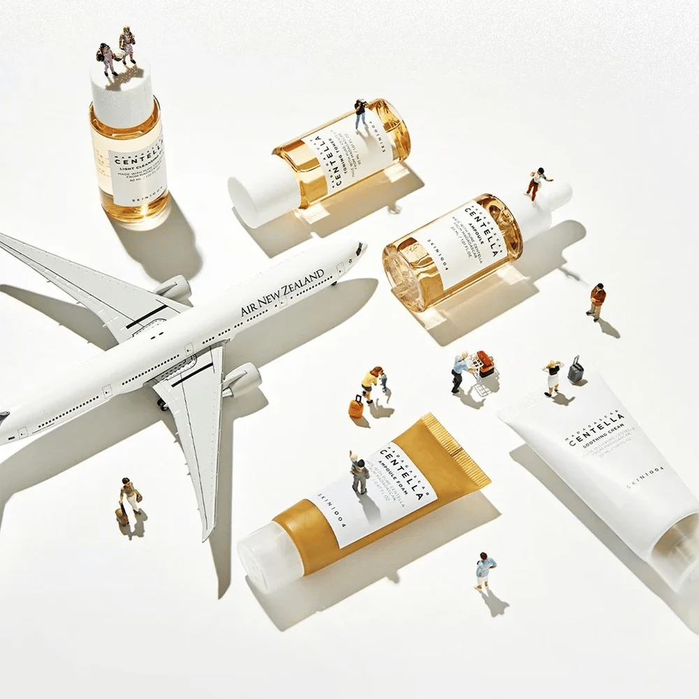 Madagascar Centella Travel Kit contiene tutti i prodotti necessari per una routine completa di cura della pelle. È perfetto per i viaggi e include olio detergente leggero, schiuma ampoule, toning tonico viso, ampoule e crema lenitiva per idratare e lenire la pelle.