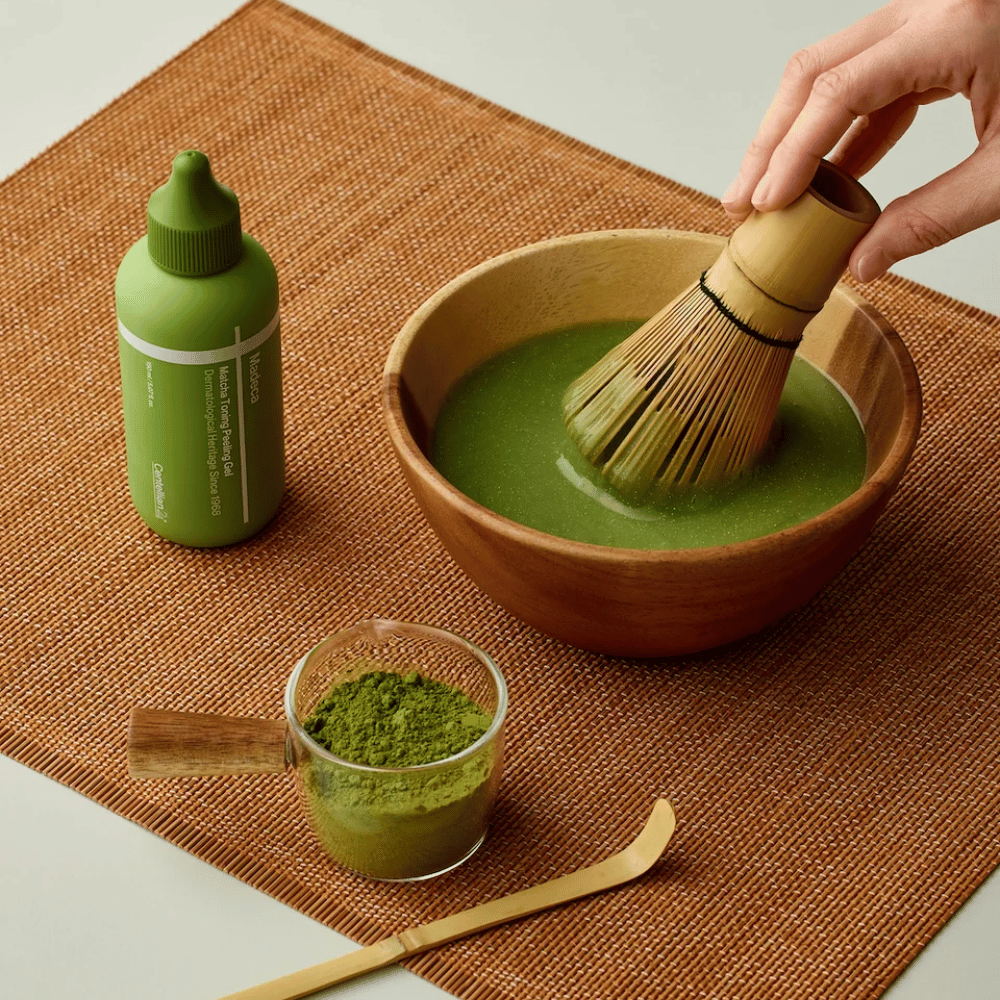 Centellian24 Madeca Matcha Toning Peeling Gel immagine degli ingredienti – peeling gel ispirata al matcha che aiuta a pulire la pelle, rimuovere le cellule morte e migliorare la luminosità della pelle.