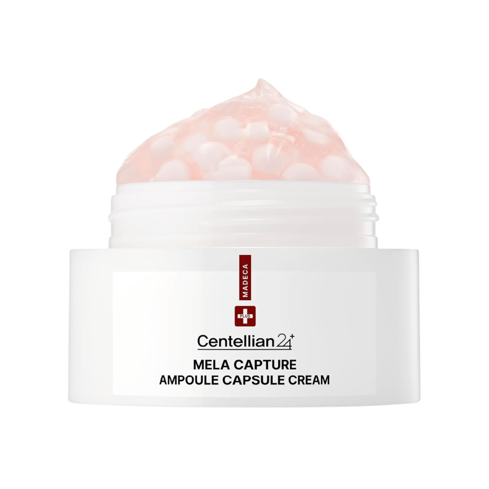 Primo piano di Centellian24 Madeca Mela Capture Ampoule Capsule Cream che mostra la crema gel rosa con capsule di ampolla incapsulate nel vasetto.