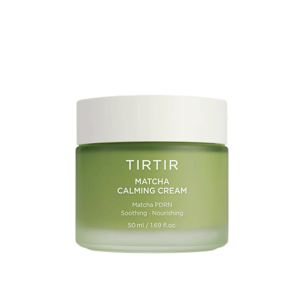 TIRTIR Matcha Calming Cream riduce rossore e irritazione, lenisce la pelle sensibile e dona un incarnato più uniforme ed equilibrato.