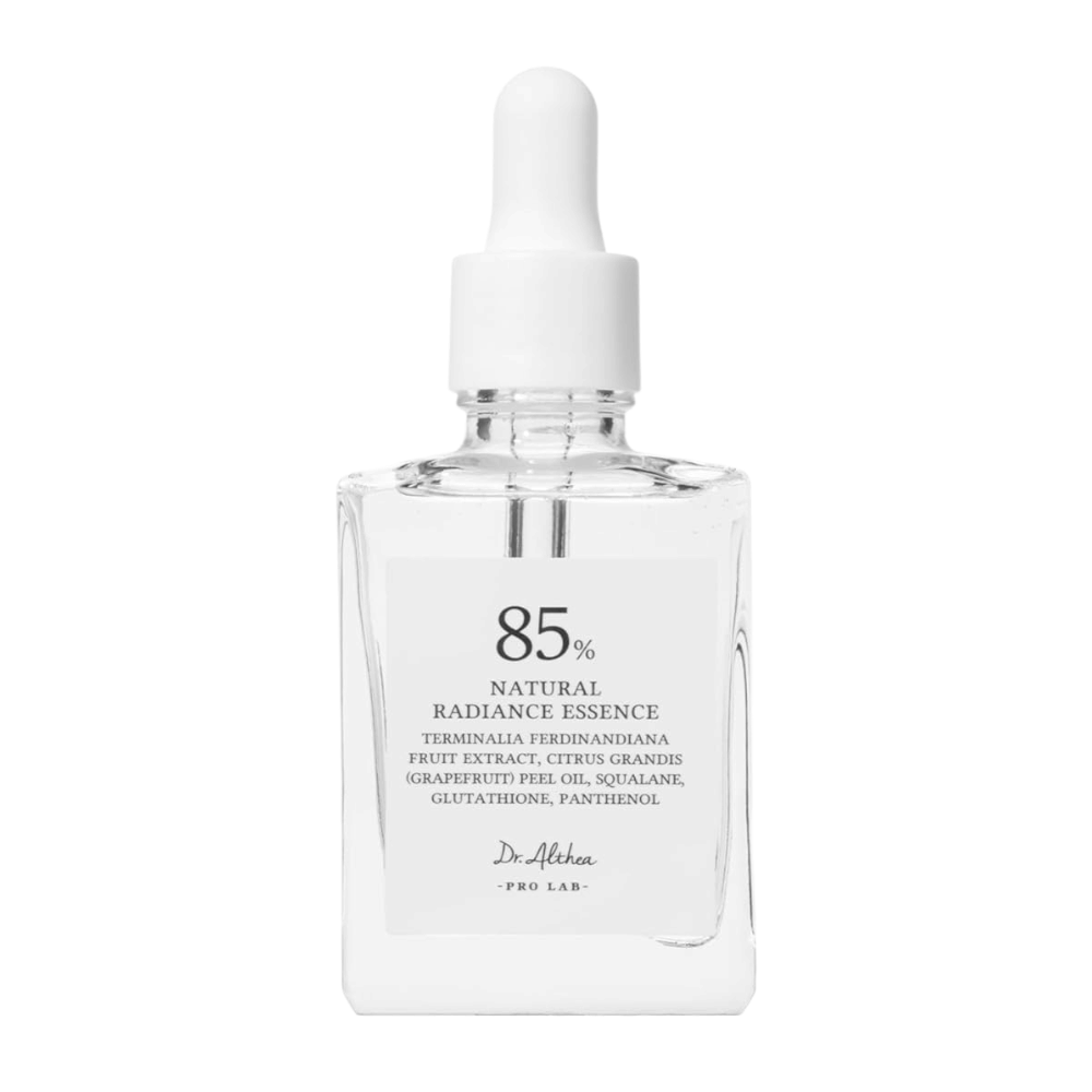 Dr. Althea Natural Radiance Essence – idratante essenza viso con 85% di Estratto di Prugna Kakadu per luminosità, tono della pelle uniforme e barriera cutanea forte.