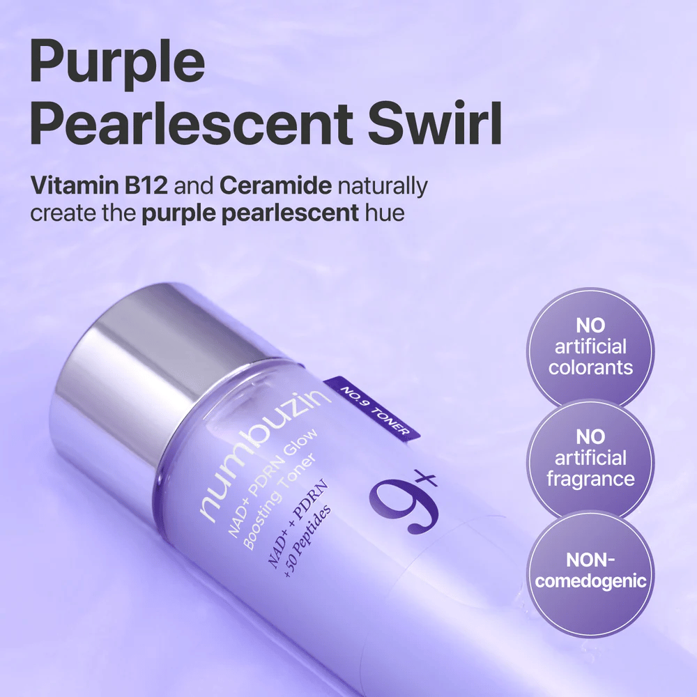 Primo piano su Numbuzin No.9 Tonico viso con testo su "Swirl Perlato Viola". Contiene vitamina B12 e ceramide, senza coloranti o profumi artificiali.