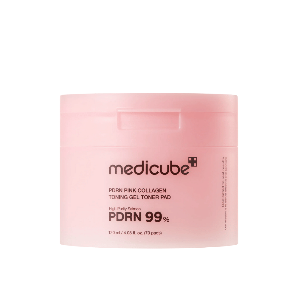 Medicube PDRN Pink Collagen Toning Gel Toner Pad in barattolo rosa con testo che mostra il contenuto di 99% PDRN e 120 ml, progettato per migliorare la compattezza e la luminosità della pelle.