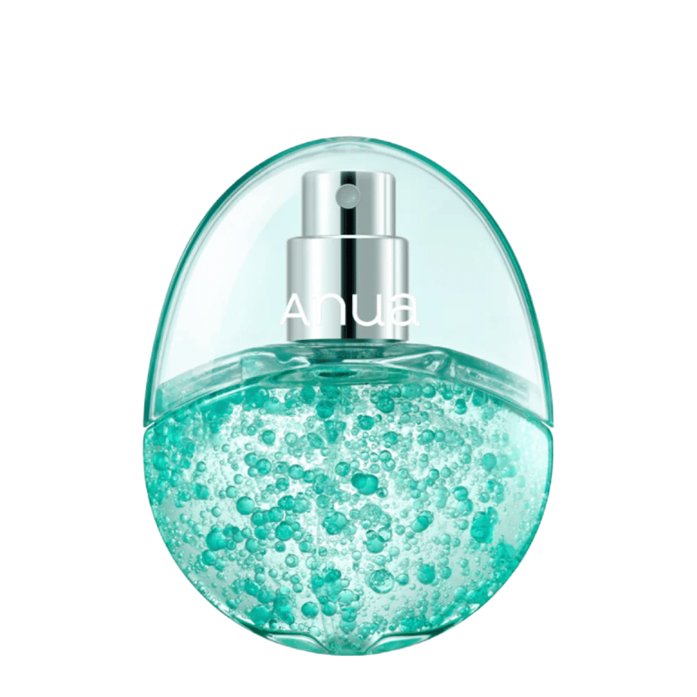 Immagine prodotto scontornata di Anua PDRN Hyaluronic Acid Hydrating Capsule Mist su sfondo chiaro. La bottiglia a forma di uovo ha una parte superiore trasparente e una parte inferiore riempita con capsule idratanti turchesi che mettono in risalto la formulazione unica del prodotto e la sua sensazione premium.