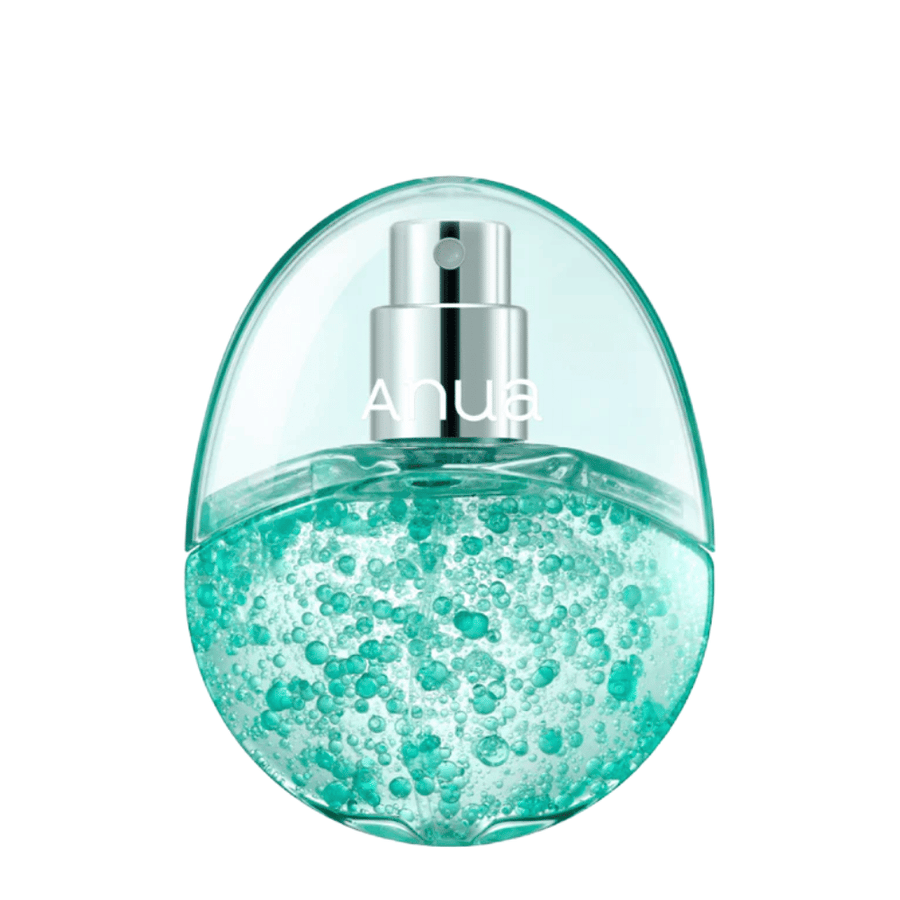 Immagine prodotto scontornata di Anua PDRN Hyaluronic Acid Hydrating Capsule Mist su sfondo chiaro. La bottiglia a forma di uovo ha una parte superiore trasparente e una parte inferiore riempita con capsule idratanti turchesi che mettono in risalto la formulazione unica del prodotto e la sua sensazione premium.