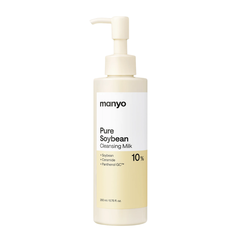 3. Ma:nyo Pure Soybean Cleansing Milk 200 ml – latte detergente con soia, ceramidi e pantenolo in flacone bianco con pompa