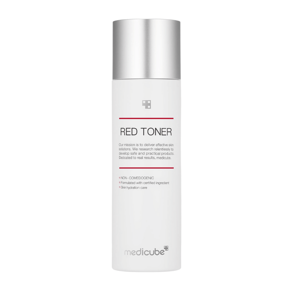 Immagine del prodotto di medicube Red Toner – una bottiglia bianca con tappo d'argento e design minimalista, progettata per la pelle soggetta ad acne.