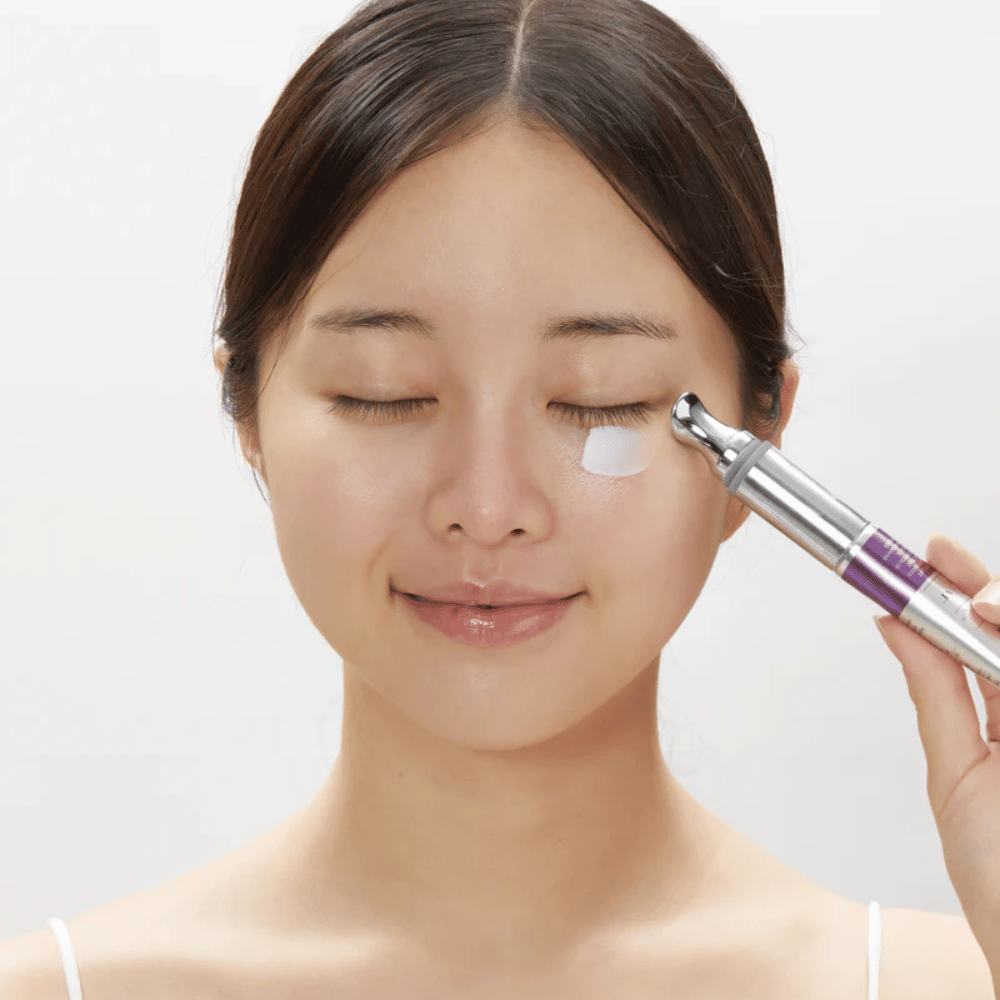 VT Cosmetics Reedle Shot Lifting Eye Cream si applica sotto l'occhio – rassodante contorno occhi  contro linee sottili e occhiaie