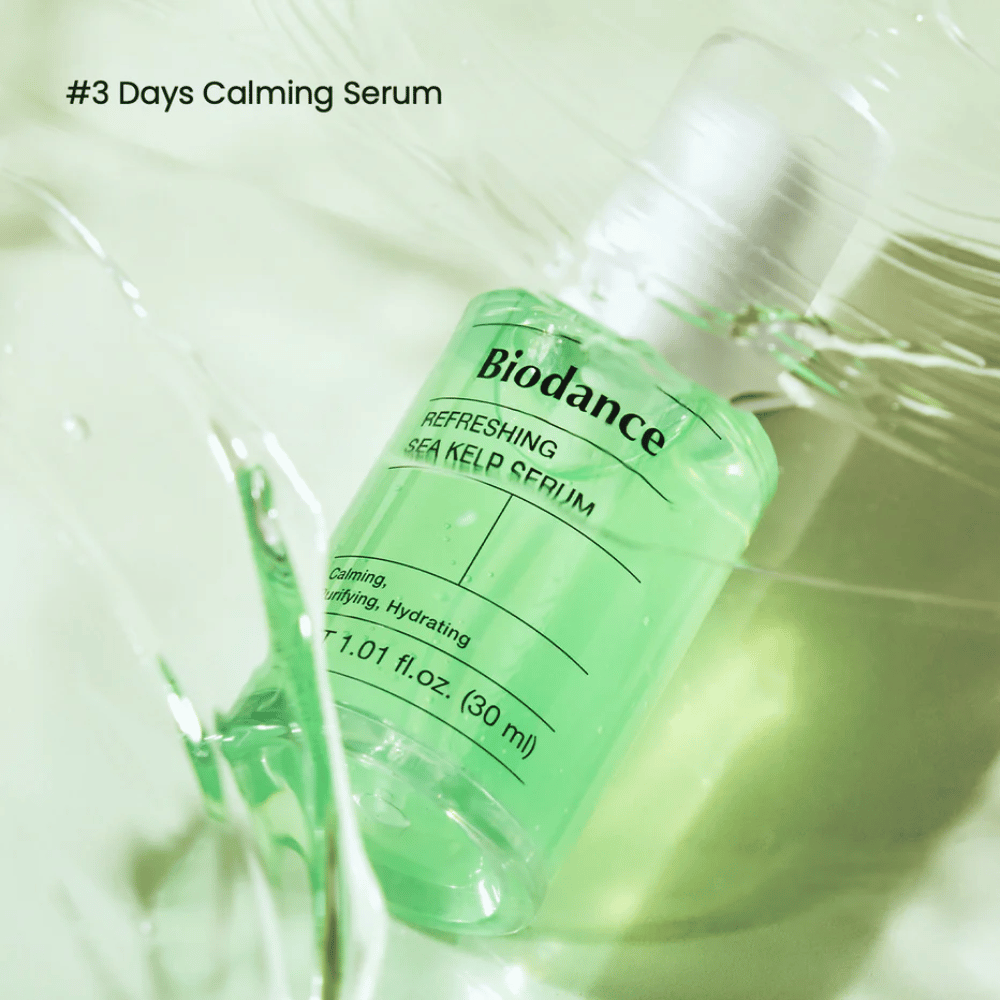 Biodance Refreshing Sea Kelp Serum in texture liquida – formula a rapido assorbimento per pelle sensibile e grassa.