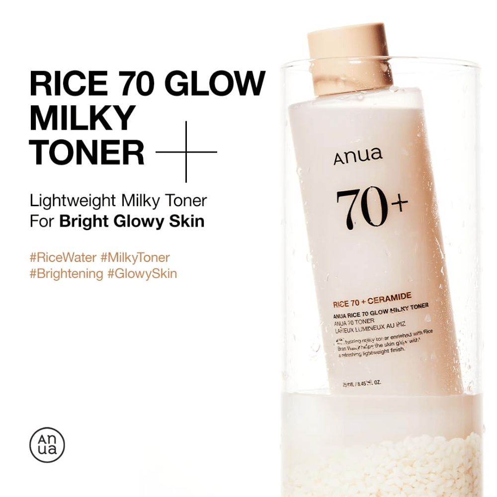 Una bottiglia di "Anua Rice 70 Glow Milky Toner". È un tonico viso leggero e lattiginoso progettato per dare una pelle luminosa e radiosa. Il prodotto è arricchito con acqua di riso e ceramidi, come evidenziato sull'etichetta della bottiglia. Questo tonico viso è ideale per ottenere una pelle luminosa con una sensazione fresca e leggera.